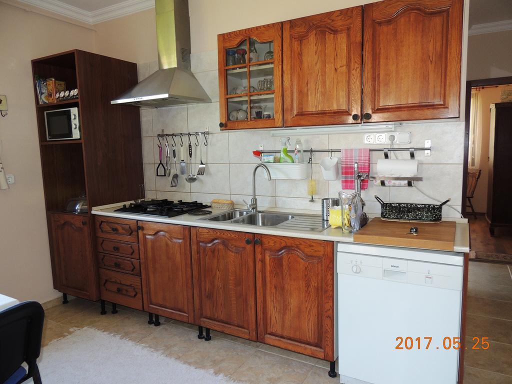 Eszter Apartman Eger Exterior foto