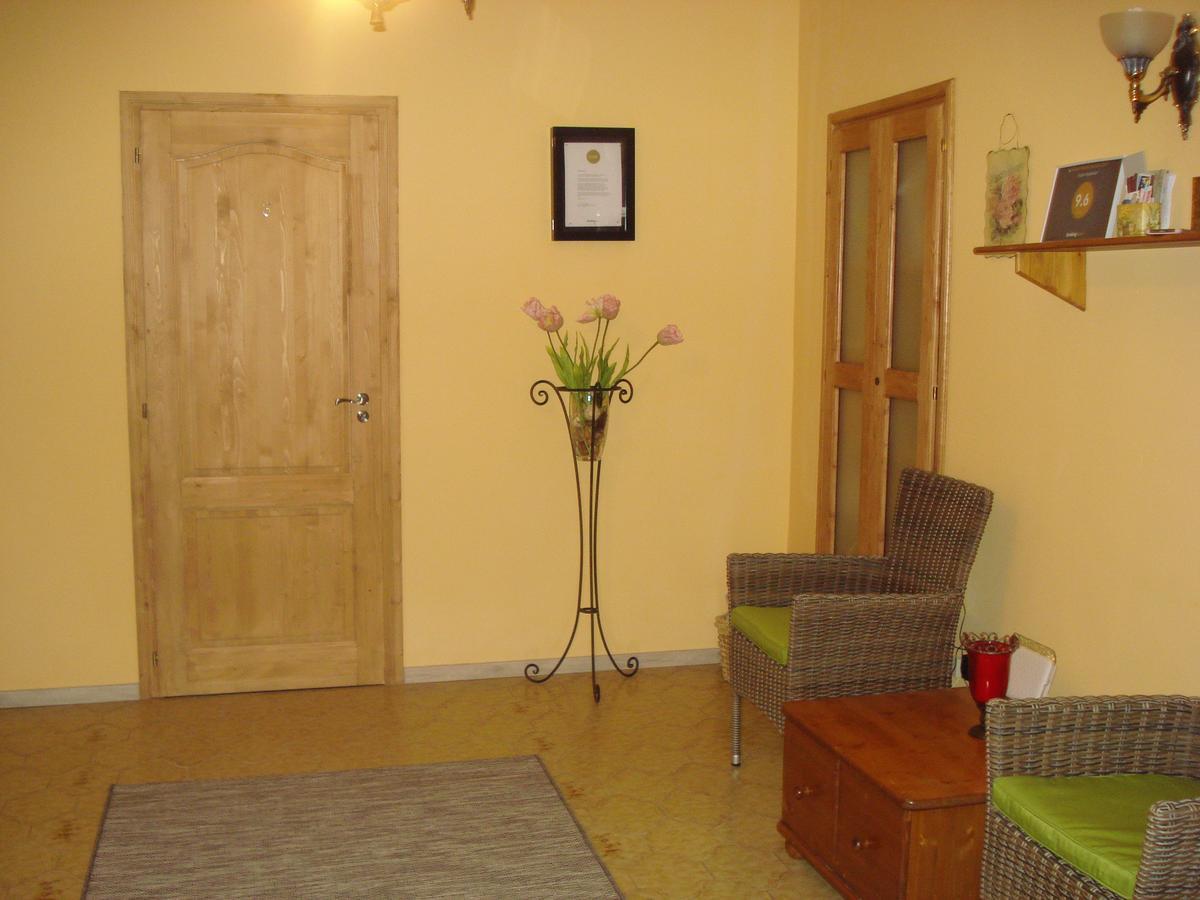 Eszter Apartman Eger Exterior foto